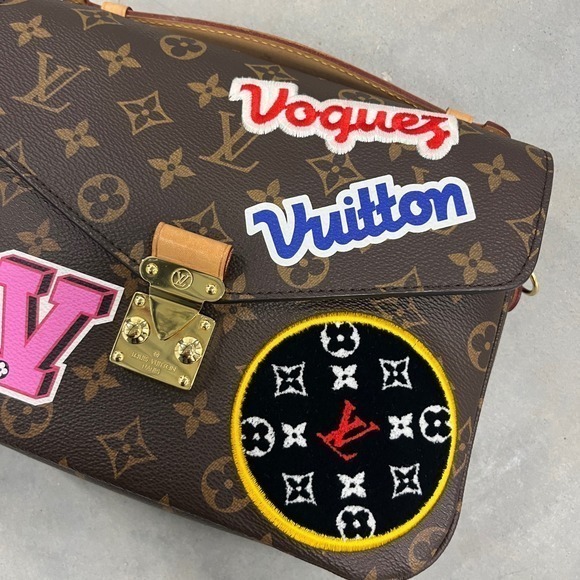 Louis Vuitton Monogram Patches Pochette‎ Metis - Picture 3 of 17